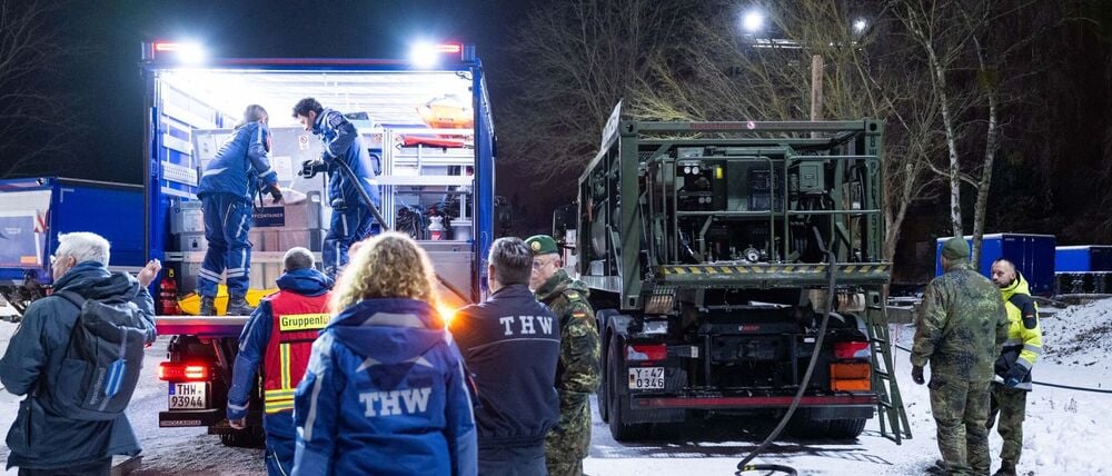 Aktuell sorgt die Bundeswehr im betroffenen Gebiet für die Betankung der Notstromaggregate