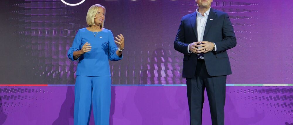 Bosch hat auf der Technikmesse CES ein KI-basiertes Fahrzeug-Cockpit vorgestellt. 