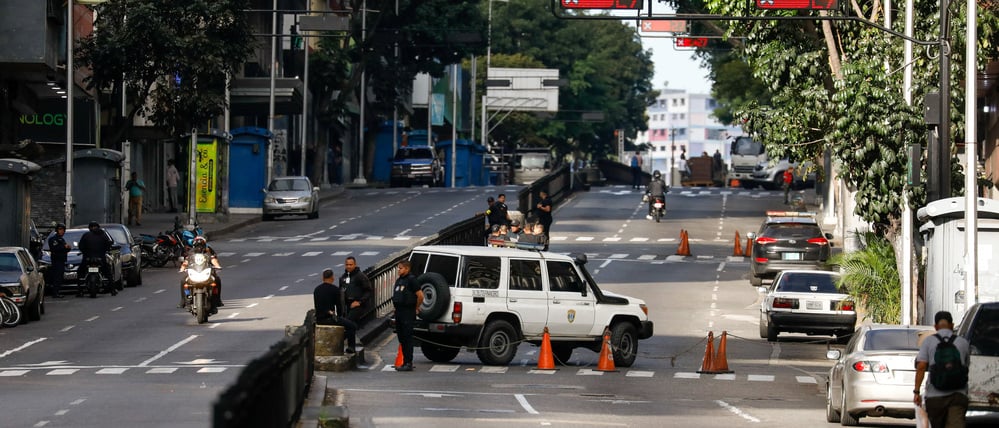 Die Straße, die zum Präsidentenpalast Miraflores in Caracas führt.
