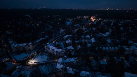 Drohnenansicht vom Mexikoplatz unten links in Berlin-Zehlendorf.