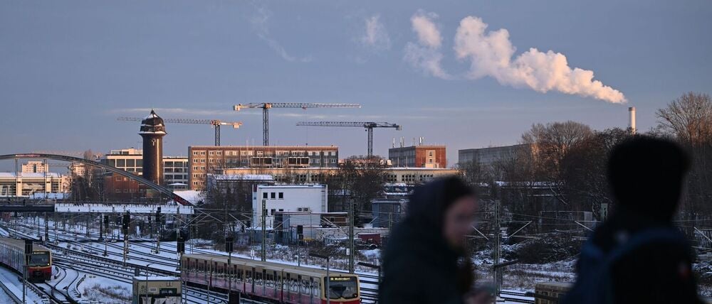 Auf den Strecken der S1 und S7 war der Verkehr nach dem großflächigen Stromausfall in Berlin eingeschränkt. (Symbolbild)