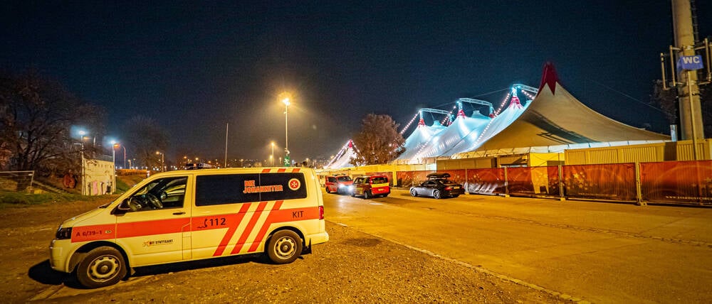 Unglück bei einer Vorpremiere des Weltweihnachtszirkus in Stuttgart. 