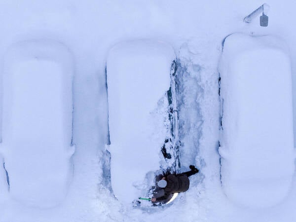 Winter in Sarajevo, Bosnia and Herzegovina An aerial view shows cars covered in snow in Sarajevo, Bosnia and Herzegovina on January 05, 2026. PUBLICATIONxNOTxINxFRAxCROxBIHxSRBxMNExSLO ArminxDurgut/PIXSELL
EU_Snow