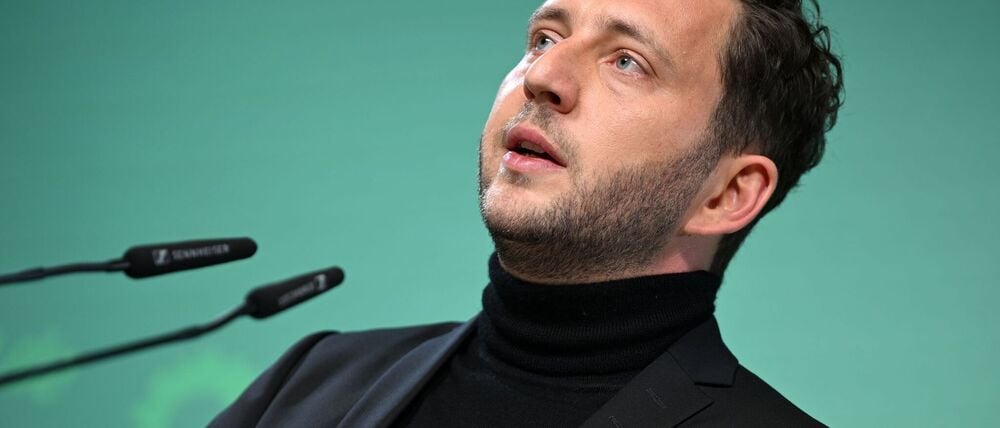 Die Schuld für die Situation in Brandenburg sieht Grünen-Chef Felix Banaszak nicht allein beim BSW.