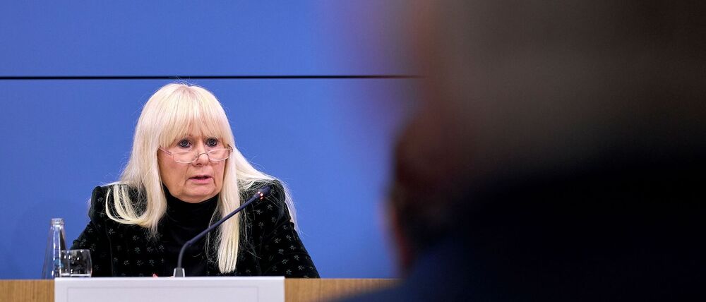 Iris Spranger und der Senat geben ein Update zum Stromausfall.