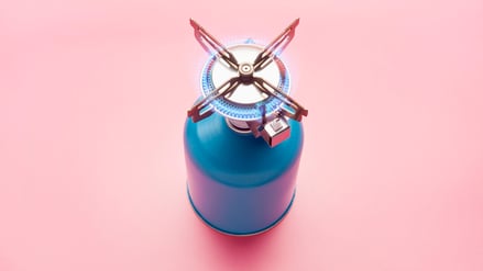 Nicht nur für den Campingplatz geeignet: Die Nachfrage nach den kleinen Kartuschenkochern ist groß.