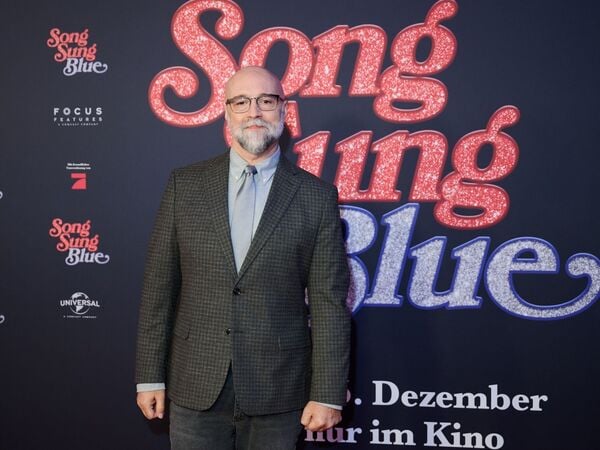 ARCHIV - 19.11.2025, Berlin: Craig Brewer, amerikanischer Filmregisseur, kommt zur Europapremiere des Films «Song Sung Blue» in den Zoo Palast. (zu dpa: «Hudson und Jackman brillieren in «Song Sung Blue»») Foto: Annette Riedl/dpa +++ dpa-Bildfunk +++