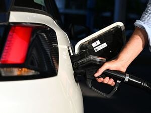 Die CO2-Abgabe wird unter anderem auf Kraftstoffe erhoben. 21,4 Milliarden Euro kamen 2025 zusammen. (Symbolbild)