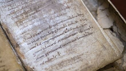 Im Internet werden zahlreiche Zauber angeboten. (Archivbild)