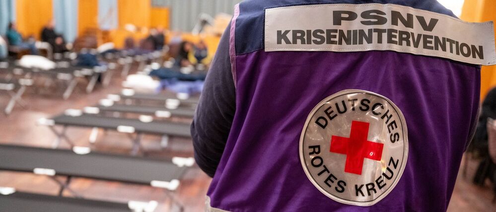 Bürgersaal des Bezirksamts Zehlendorf mit Feldbetten.