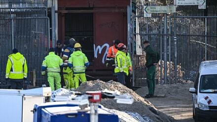 Bauarbeiten am Anschlagsort.