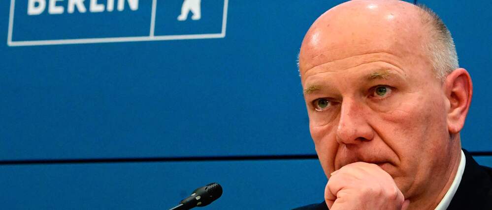 Berlin's governing mayor Kai Wegner attends a press briefing on January 6, 2026 at Berlin's City hall on a massive power outage in Berlin caused by an arson attack of January 3, 2026 . Anger is simmering in parts of Berlin where an arson attack claimed by a far-left group has caused a blackout that has plunged tens of thousands into icy darkness in mid-winter. The power cut in the German capital's leafy southwest, which has also halted local trains and forced the closure of shops, schools and hospitals, has sparked questions about how resilient the country is to sabotage of its critical infrastructure. (Photo by Tobias SCHWARZ / AFP)