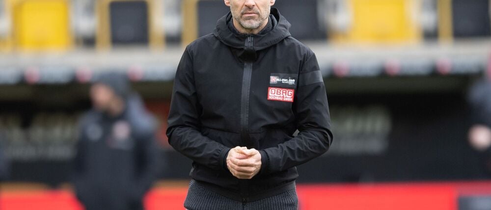 Trainer Alexander Schmidt übernimmt den Regionalligisten Chemie Leipzig. (Archivbild)