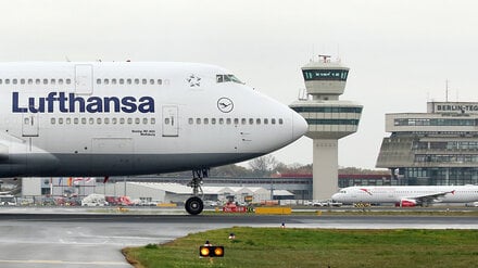 Lufthansa in TXL. 