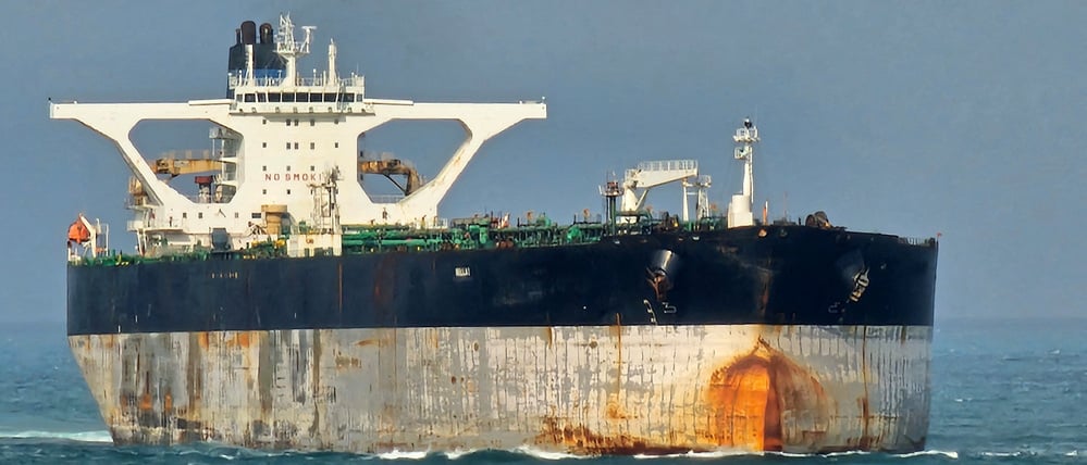 Der Tanker Bella 1 in der Straße von Singapur.