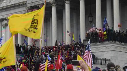 Trump-Anhänger erstürmen das Kapitol.