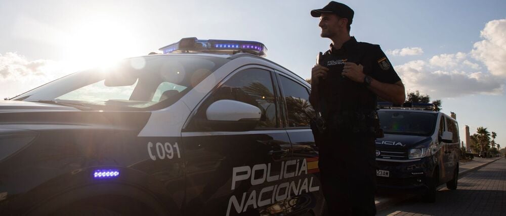 Dem Deutschen werde ein Delikt gegen die Verkehrssicherheit zur Last gelegt, hieß es in der Mitteilung der „Policía Nacional“. (Archivfoto)