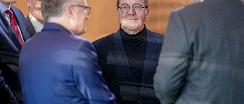 Verteidigungsminister Boris Pistorius (SPD) im Kabinett