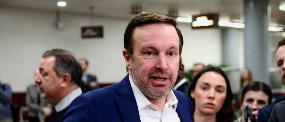 U.S. Senator Chris Murphy (D-CT) speaks to the media on the day of a briefing for the House of Representatives on the situation in Venezuela, on Capitol Hill in Washington, D.C., U.S., January 7, 2026. REUTERS/Evelyn Hockstein