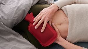 Die Periode ist die pure Qual: Endometriose-Betroffene haben oft starke Schmerzen im Unterleib. 