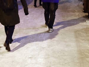 13.02.2025, Berlin - Deutschland. Wintereinbruch mit Schnee, Bürgersteige sind nicht geräumt. *** 13 02 2025, Berlin Germany Onset of winter with snow, sidewalks are not cleared