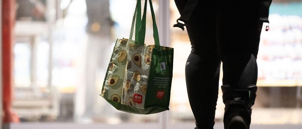 Im ostdeutschen Handel hat sich die Stimmung leicht verbessert (Symbolbild)