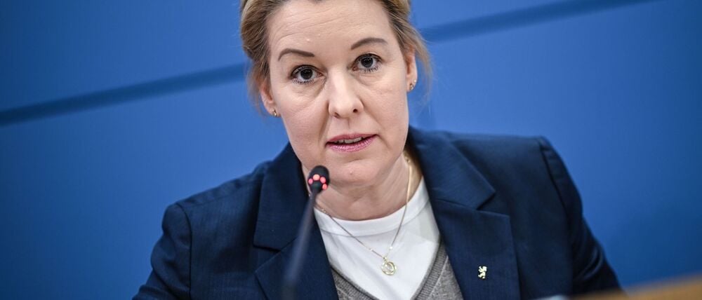 Franziska Giffey (SPD), Senatorin für Wirtschaft, Energie und Betriebe, spricht bei einem Pressebriefing. (Archivbild)