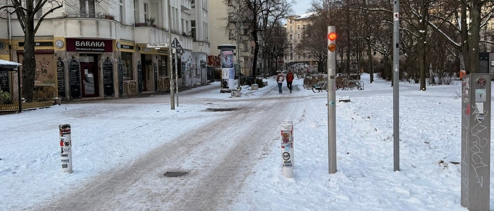 Die Poller am Lausitzer Platz in Kreuzberg.