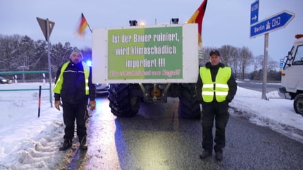 Andreas Halle und Ronny Müller protestieren gegen das Mercosur-Abkommen.