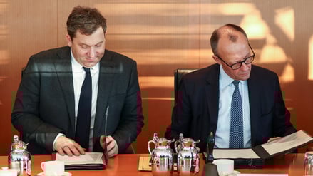 Bundeskanzler Friedrich Merz (CDU) und sein Vizekanzler und Bundesfinanzminister Lars Klingbeil.