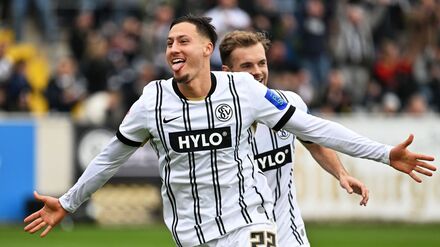 Weiß, wo das Tor steht: Younes Ebnoutalib.