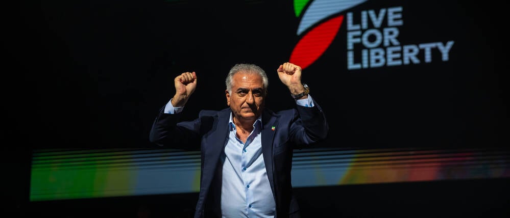 Reza Pahlavi Speech in Los Angeles 06/11/2023 Los Angeles, United States. Iranian crown prince Reza Pahlavi, activist, advocate, and oldest son of the last Shah of Iran, gives a speech at Live For Liberty , a benefit concert in support of the Woman, Life, Freedom movement in Iran. Los Angeles California United States Copyright: xDavidxPashaeex