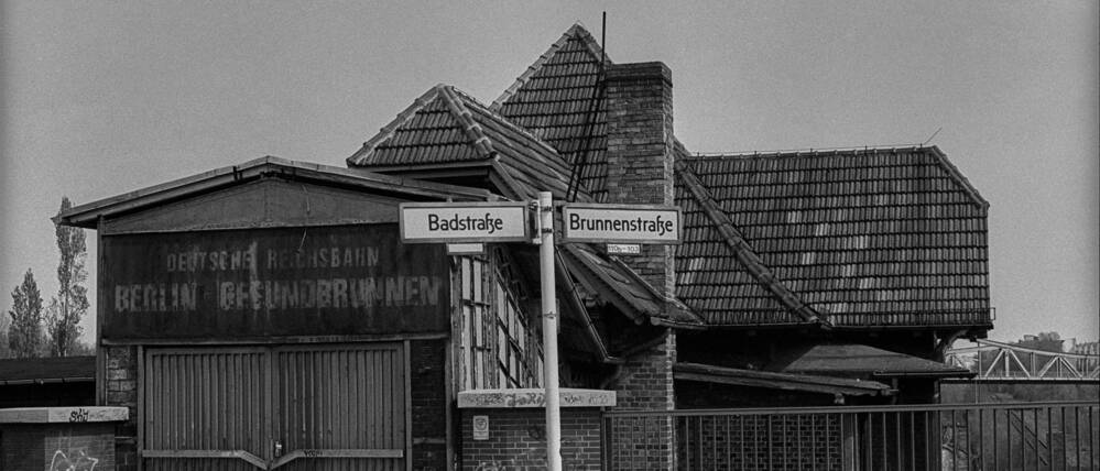 Klirrende Durchfahrt, singende Beschleunigung: Der S-Bahnhof Gesundbrunnen im Jahr 1990.