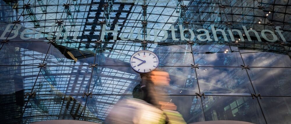 Auch am Hauptbahnhof will die Polizei ab Freitag verstärkt unterwegs sein. (Archivbild)