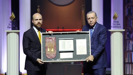 Bringt sich als Präsidentennachfolger in Stellung: Erdogans Sohn Bilal (li.)