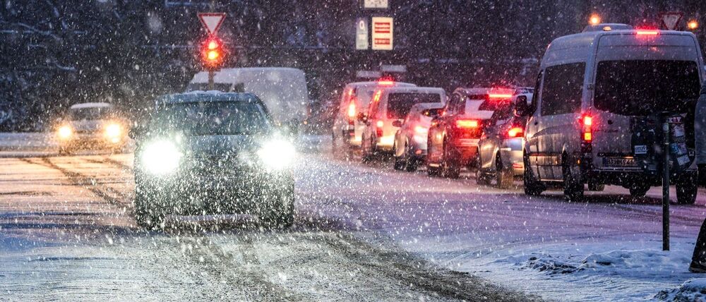 Wegen des winterlichen Wetters in Berlin und Brandenburg ist Vorsicht geboten.