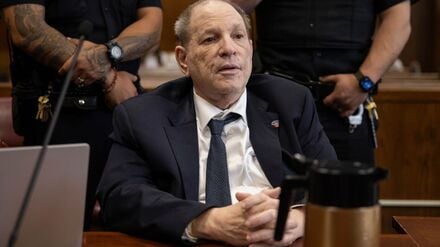 Ex-Filmmogul Harvey Weinstein bei einem Prozess in New York im Mai 2025.