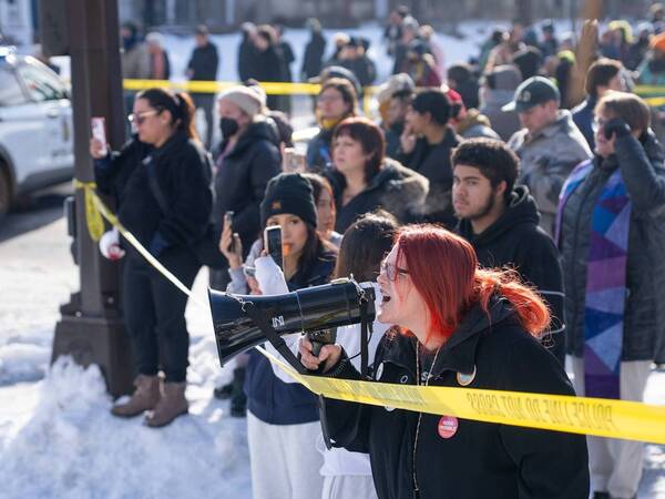 January 7, 2026, Minneapolis, Minnesota, USA: Protestors and community members yell at federal agents near the scene where federal agents shot and killed a woman earlier on Portland Ave. in Minneapolis on Jan. 7. McLaughlin, Homeland Security s assistant secretary for public affairs, said the victim was one of these violent rioters who weaponized her vehicle, attempting to run over our law enforcement officers in an attempt to kill them, an act of domestic terrorism. The mother of the deceased driver identified the woman as Renee Nicole Good, 37, according to the Star Tribune. Minneapolis USA - ZUMAICE- 20260107_new_m67_033 Copyright: xAlexxKormannx