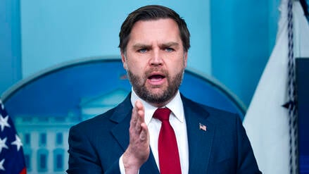 JD Vance rechtfertigt die tödlichen Schüsse durch ICE-Beamte auf eine 37-jährige Frau.