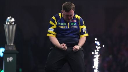 Luke Littler hat wieder einen Grund zum Jubeln. (Archivbild)