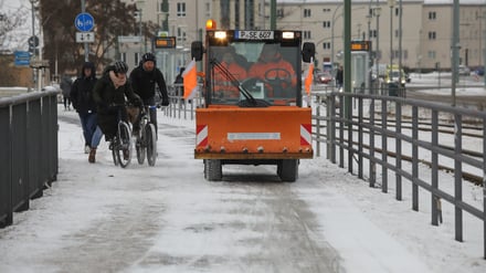 44 Fahrzeuge des Winterdienstes waren am Freitag in Potsdam unterwegs.