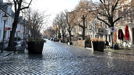 In der Dortustraße parken weniger Autos.