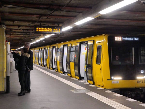 18.12.2025, Berlin - Deutschland. U-Bahnhof Nollendorfplatz. *** 18 12 2025, Berlin Germany U Bahnhof Nollendorfplatz