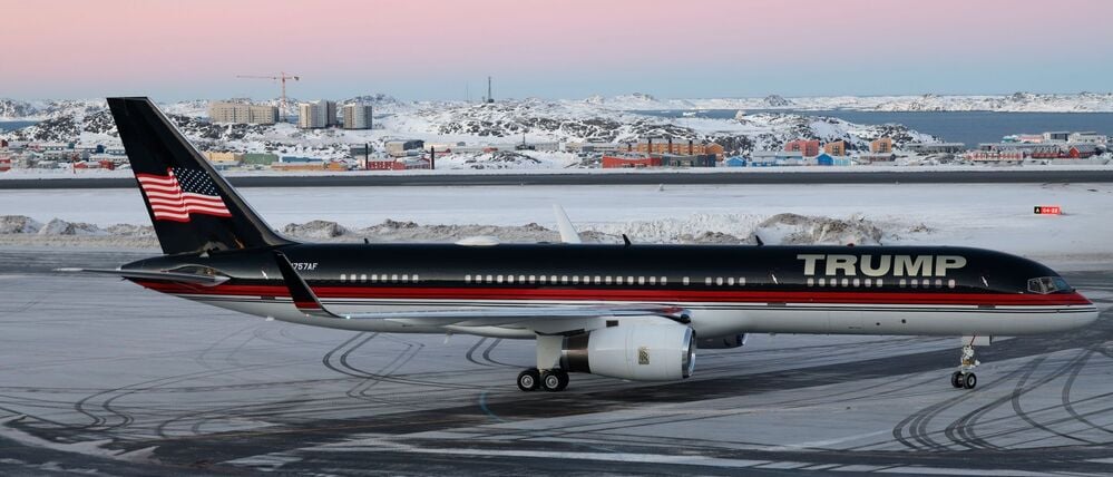 Ein Flugzeug mit Donald Trump Jr. an Bord landet in Nuuk.