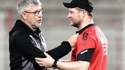 Im Duell zwischen Union Berlin und dem SC Paderborn standen sich Urs Fischer (l) und Steffen Baumgart schon 2020 gegenüber. (Archivbild)