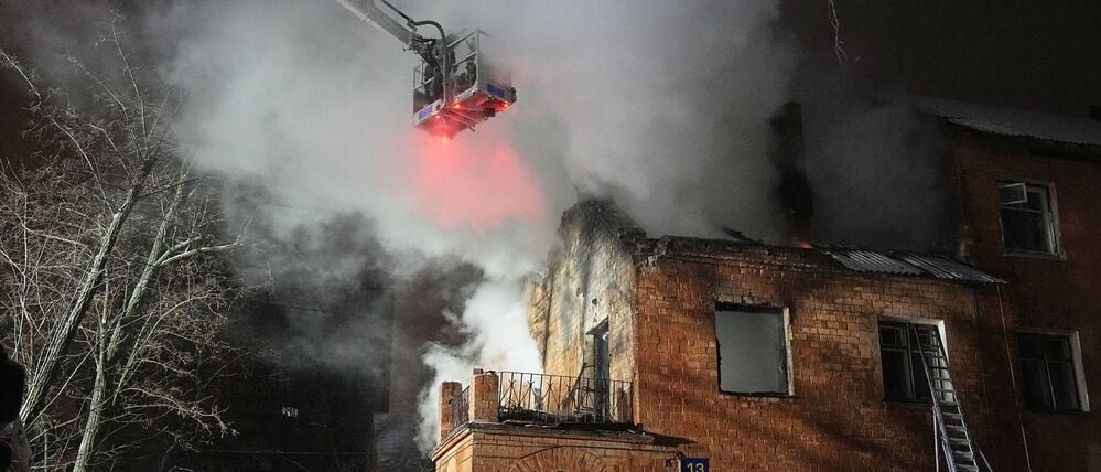 Dieses Wohnhaus in Kiew wurde durch die jüngsten russischen Angriffe völlig zerstört.