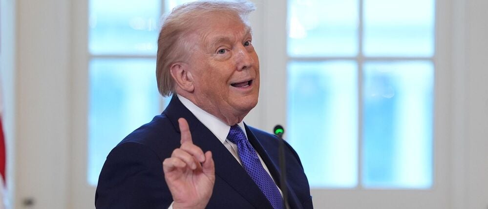 US-Präsident Donald Trump spricht während eines Treffens mit Ölmanagern im East Room des Weißen Hauses.