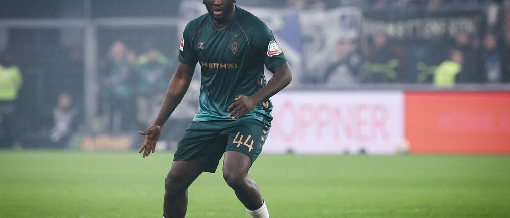 Victor Boniface muss am Knie operiert werden und fällt lange aus. (Archivbild)