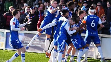 Riesenjubel nach der Riesensensation. Der FC Macclesfield hat Geschichte geschrieben.