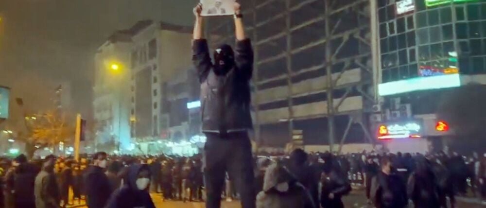 Seit bald zwei Wochen gehen Menschen im Iran auf die Straße.